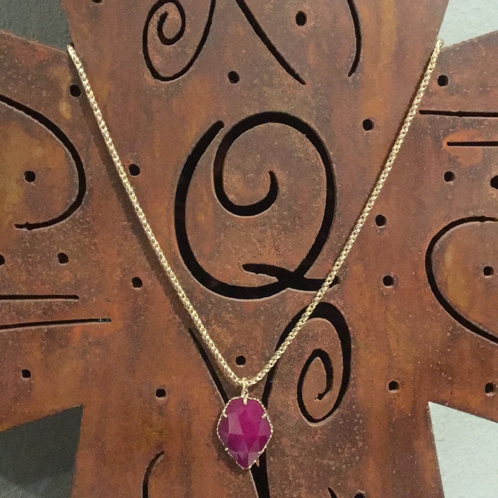 Kendra Scott pendant necklace